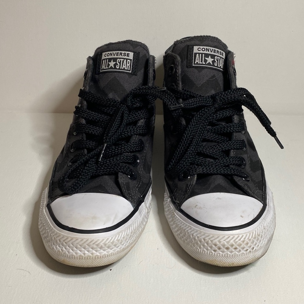 High top black design converse